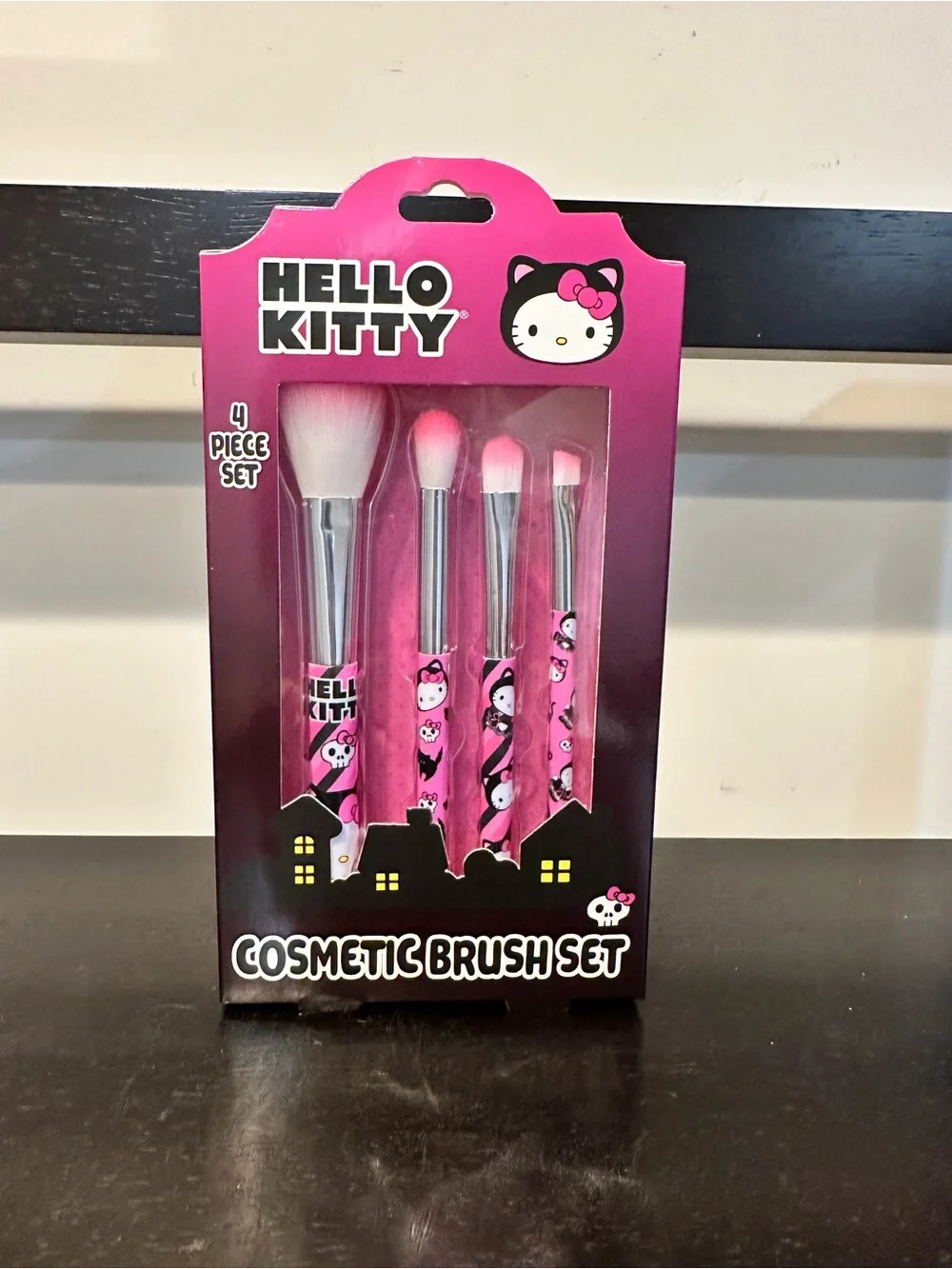 Hello Kitty Pink 4-Piece Halloween Makeup Brush Set